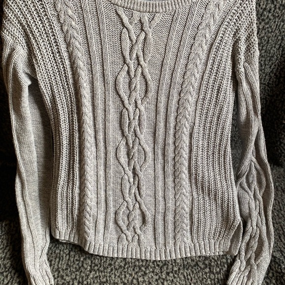 Old Navy Sweaters - Old Navy sweater Gray Ladies Sweater